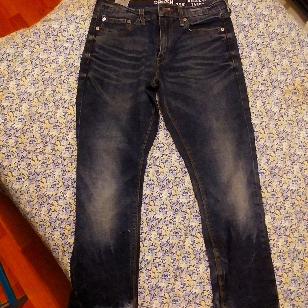 Denizen 208 regular taper fit Levis